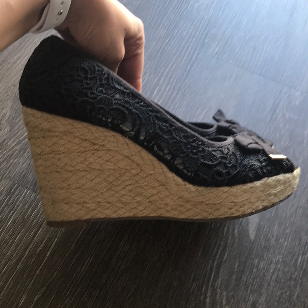 SOLD ✨ Kelly & Katie Wedge Lace Peep Toe Bow Sandal Heel - Picture 2 of 12